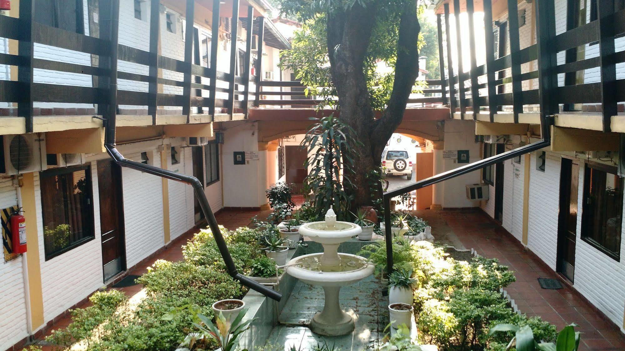 Residencia Leones De Castilla Asunción Exteriér fotografie